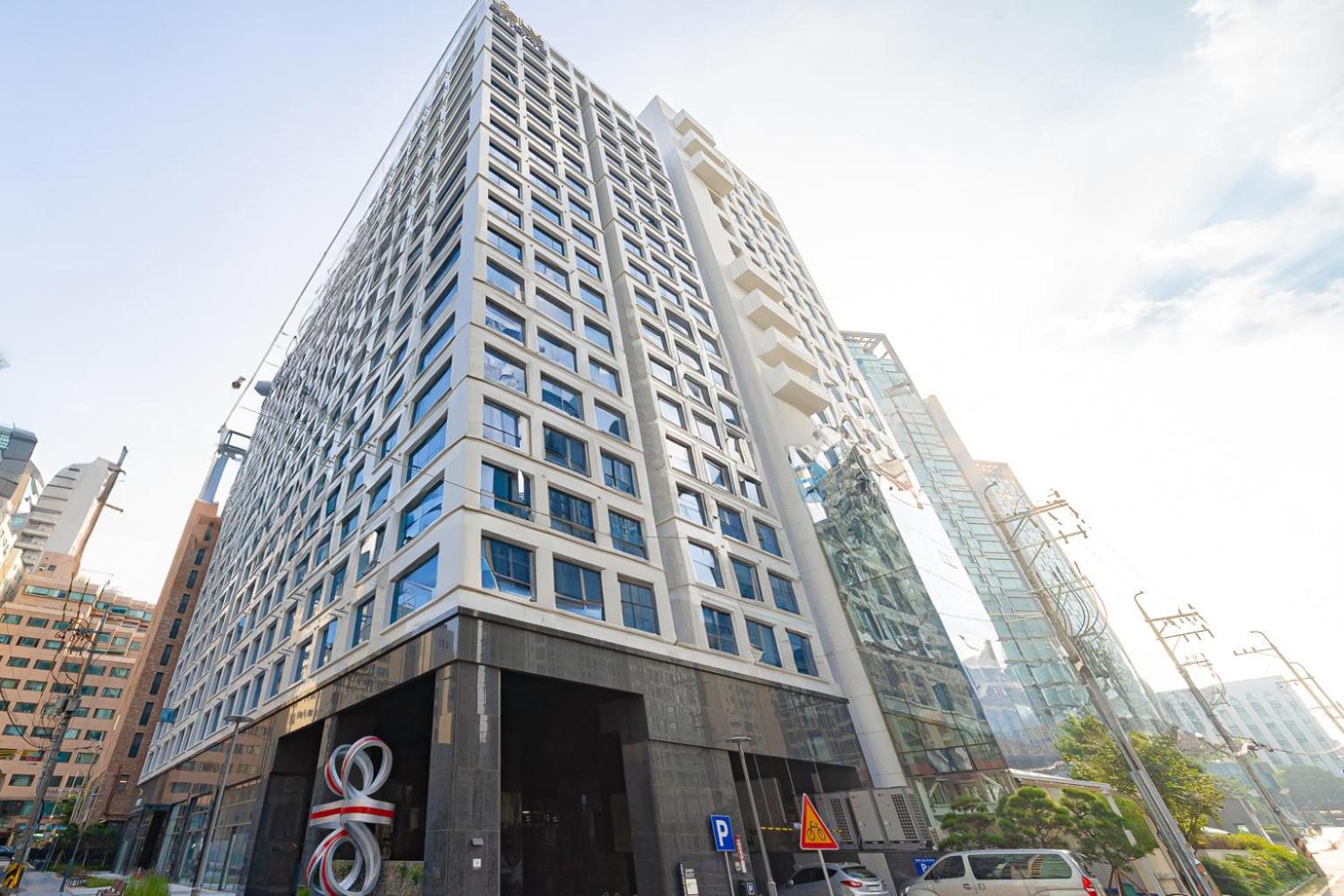 Le Collective Gangnam Sac Roium Seoul
